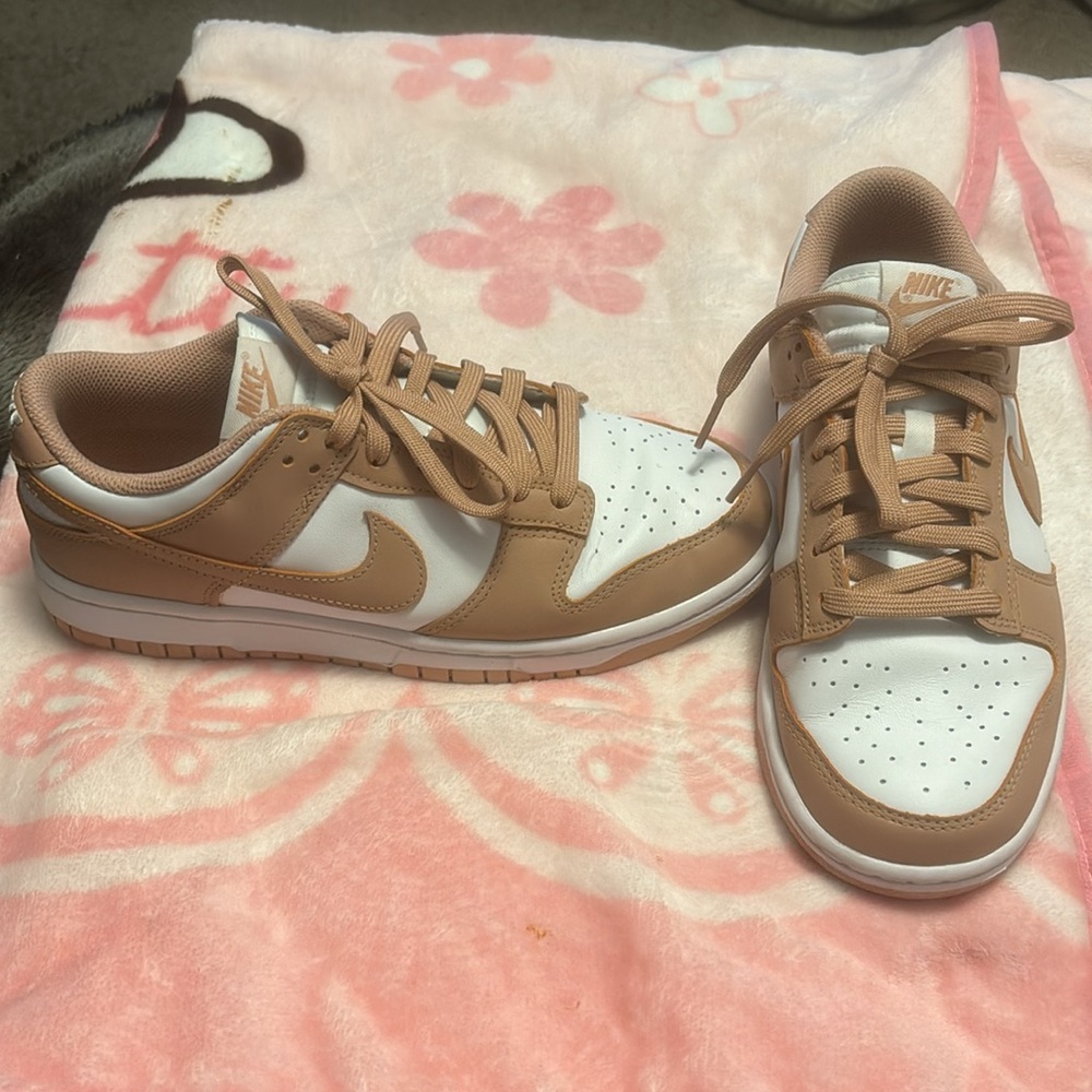 Nike Dunks - Picture 3 of 7